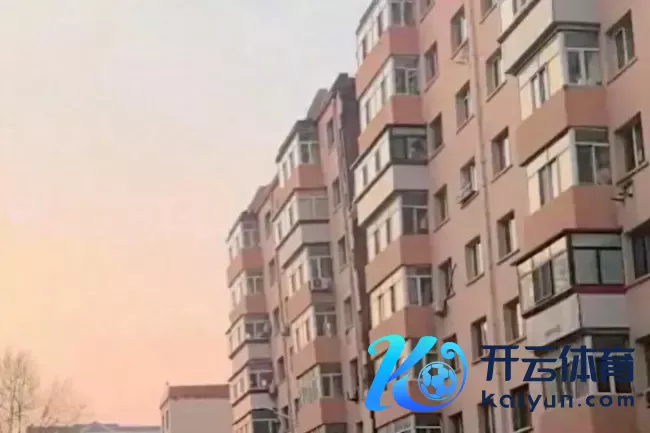 网传哈尔滨一住宅楼楼体开裂